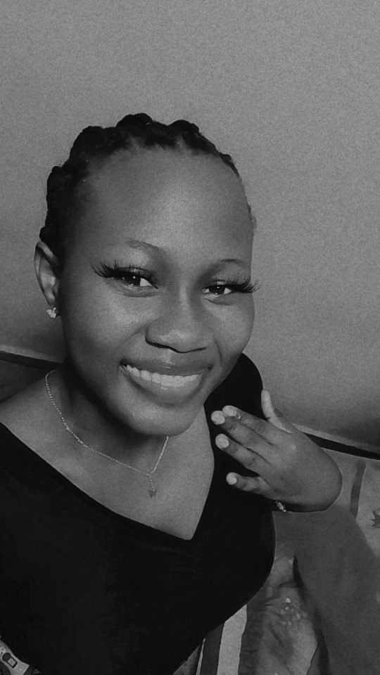 Bhettiee's tweet photo. Birthday girl 🌹 https://t.co/Lwo1toBOvU