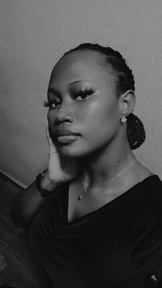 Bhettiee's tweet photo. Birthday girl 🌹 https://t.co/Lwo1toBOvU