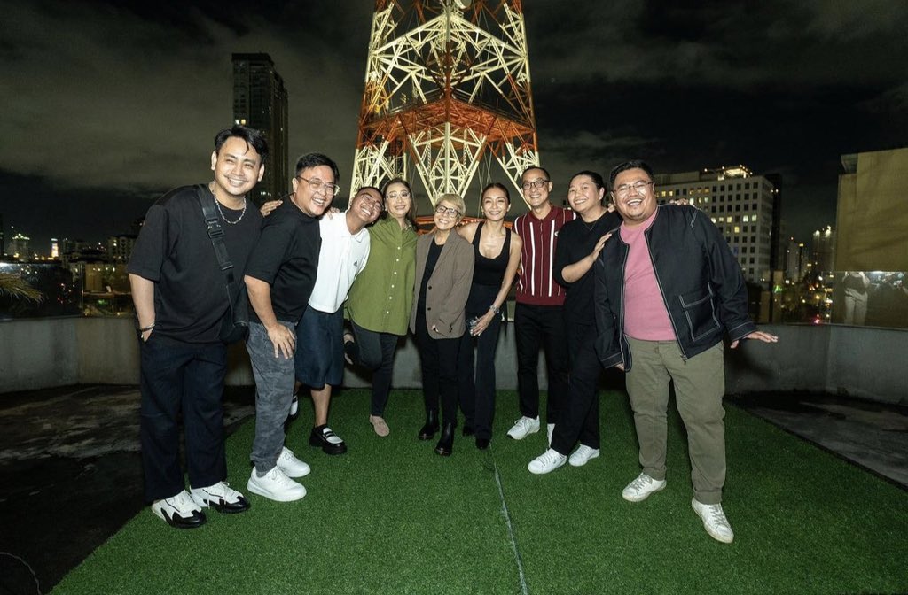 OfficialKBB's tweet photo. Kathryn Bernardo's latest IG post. 🥰✨

“Celebrating all the good things that happened to AVGG with our home network. This moment was just so heartwarming. Thank you! 🙏🏻”

#AVeryGoodGirl #KathrynBernardo https://t.co/cx6ct47UFW