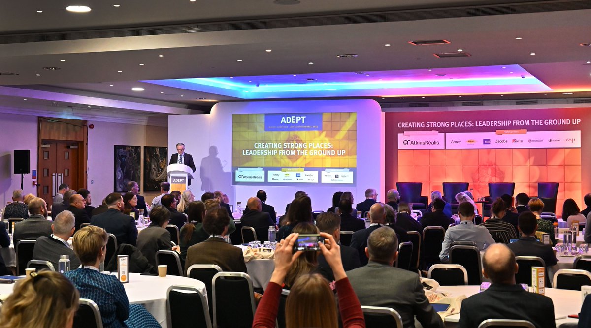 SASEventMgmt's tweet photo. A great first session this morning on public mood, the political dynamic and the agenda for place. It's fantastic to see so many engaged delegates. Next up, coffee and networking!
#LocalGov #ADEPTAutumn2023 #ADEPTConference https://t.co/2ttutIDFR5
