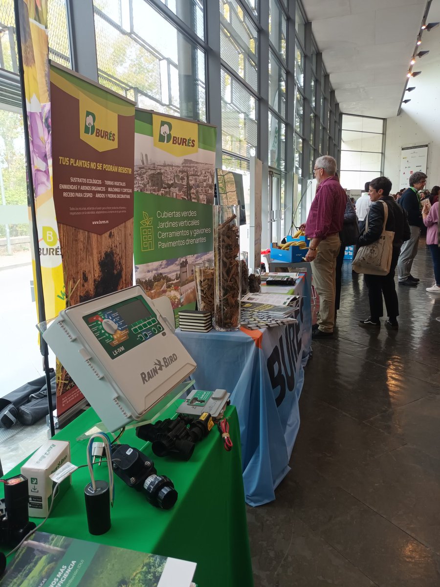 apevcat's tweet photo. Pausa café☕️. Aprofitem per visitar els expositors, consultar les #NTJ, veure la oferta formativa i fer xarxa 🙂👍🏼 #congresAPEVC #elboscurba #congres #jardineria #paisatgisme #infraestructuraverda #verdurba #arboricultura #girona https://t.co/R7dPhSD2IJ