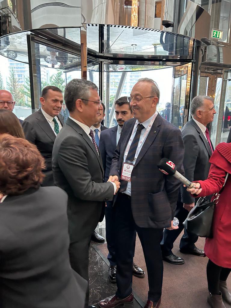 Türk Eczacıları Birliği’nin 44.Olağan Büyük Kongremize katılan CHP genel başkanı Ecz. Özgür Özel’e teşekkür ederiz.
<a href="/eczozgurozel/">Özgür Özel</a>