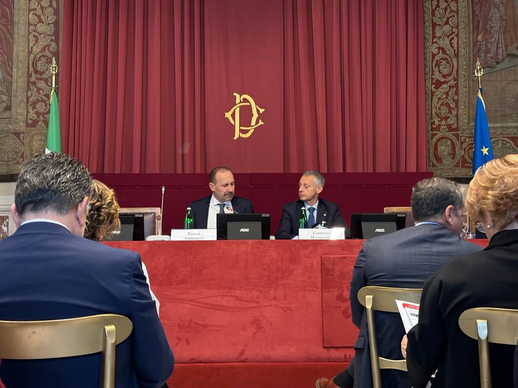 GSErinnovabili's tweet photo. "#ContoEnergia: 29.500 gli impianti che hanno beneficiato dell'incentivo maggiorato; DM #FER1: 678.000 i mq bonificati corrispondenti a 390impianti;
#Agrisolare: 1.000.000 i mq interessati alla rimozione di #amianto per 960 impianti e 100 MW di potenza" Così @arrigoni_paolo #GSE https://t.co/jJkW0C9Gow