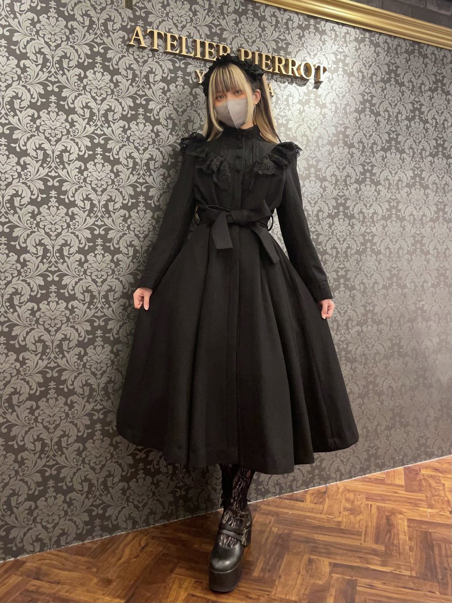 ATELIER PIERROT ケープコート ブラック ATELIER PIERROT ケープコート