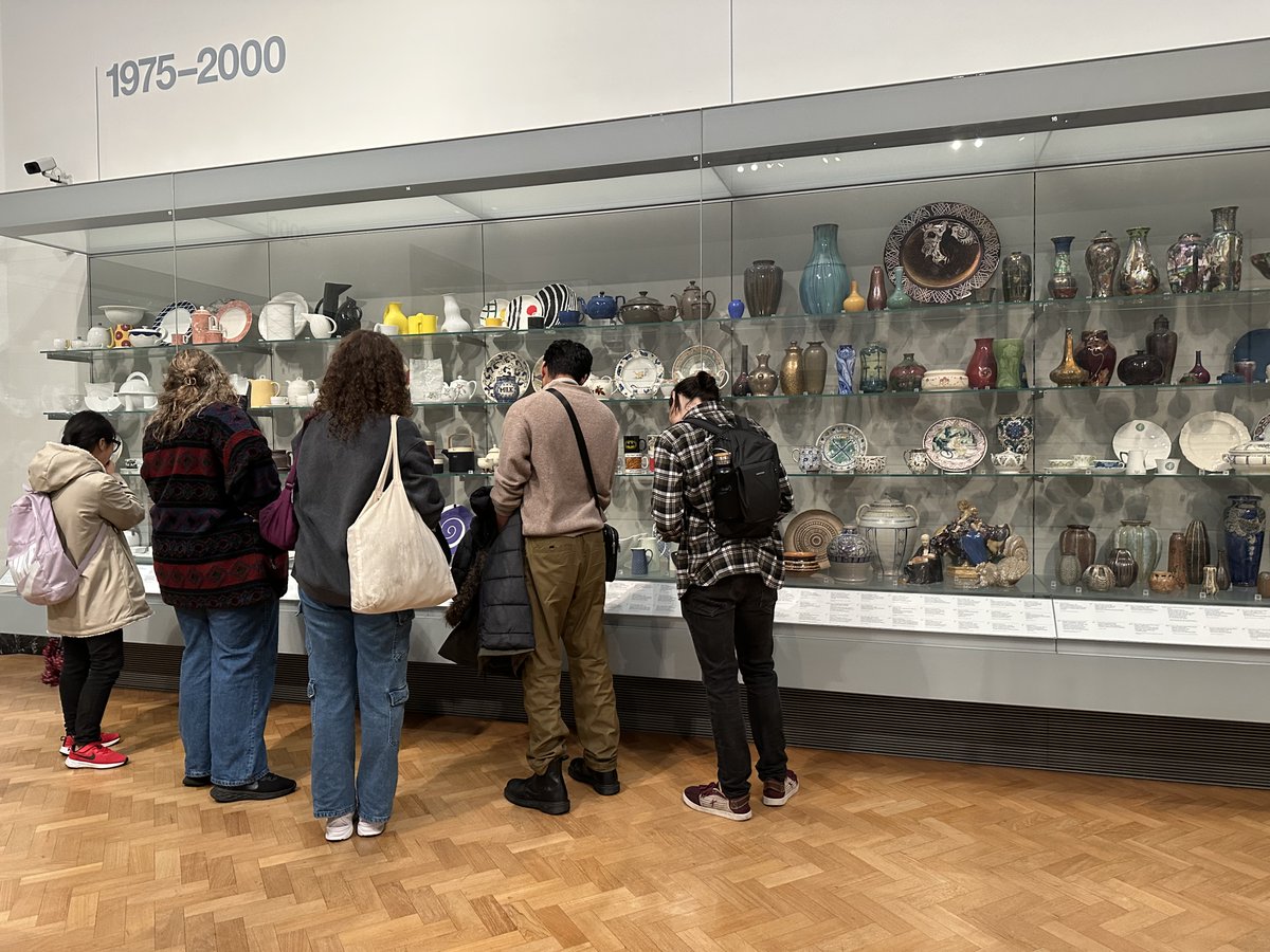 A recent visit with @CDT_ACM students to the Victoria and Albert Museum! @V_and_A Exploring Materials Galleries, including Ceramics, Glass and the wonderful Cast Courts. @imperialcollege @ImpMaterials @lewysj @TCD_AML