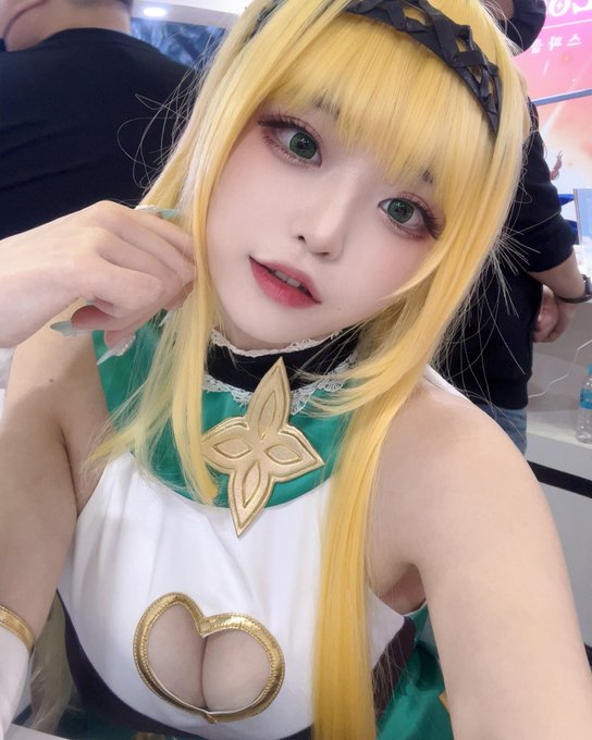 Twitterのコスプレ画像2