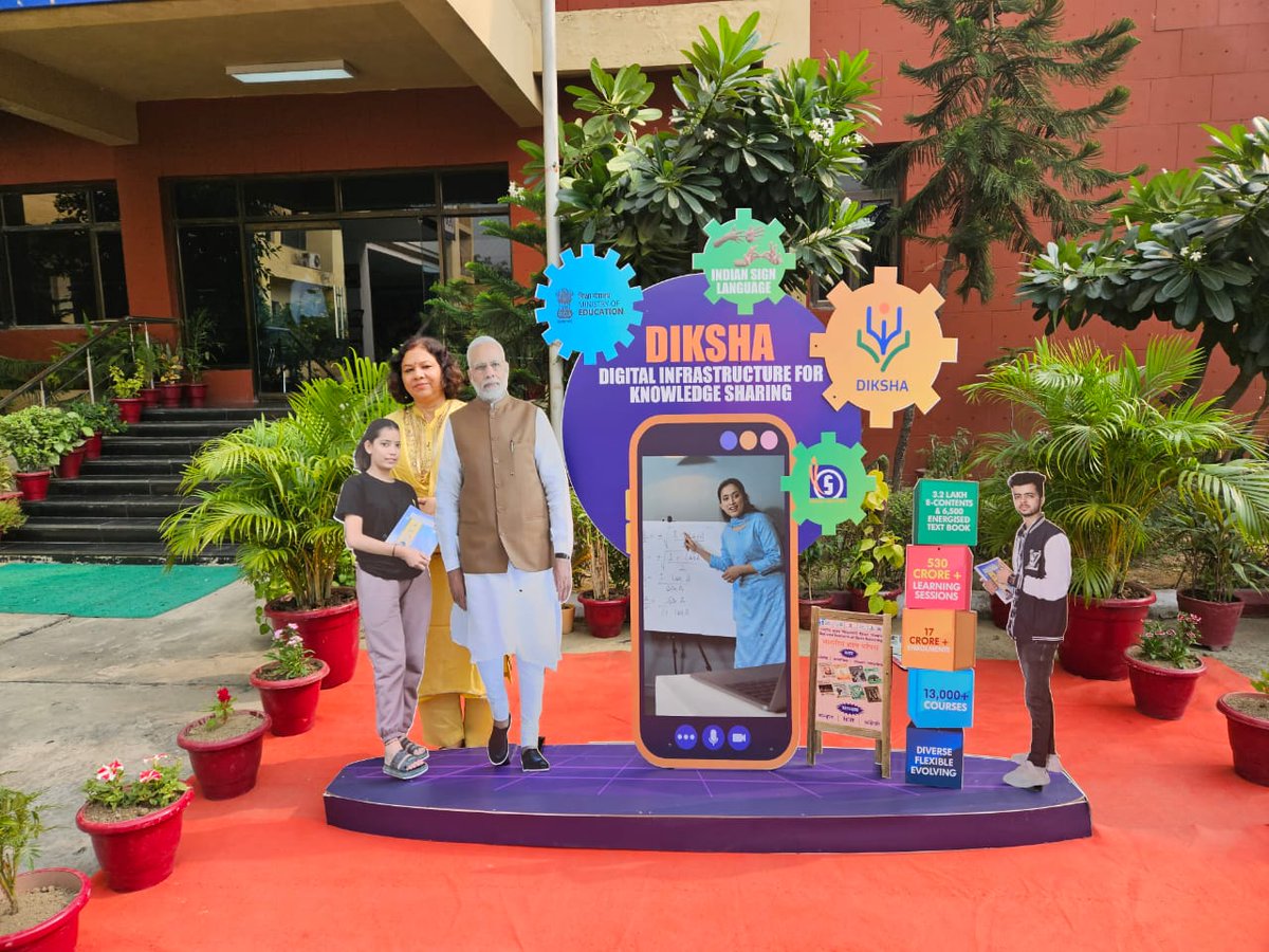 niostwit's tweet image. Today,NIOS set up a designated #SelfiePoint in it's HQ premises at NOIDA. It will provide a creative space for employees &amp;amp; learners to actively promote the principles &amp;amp; objectives outlined in #NEP2020 as per vision of Hon'ble PM. Chairperson,NIOS encouraged everyone to take selfi