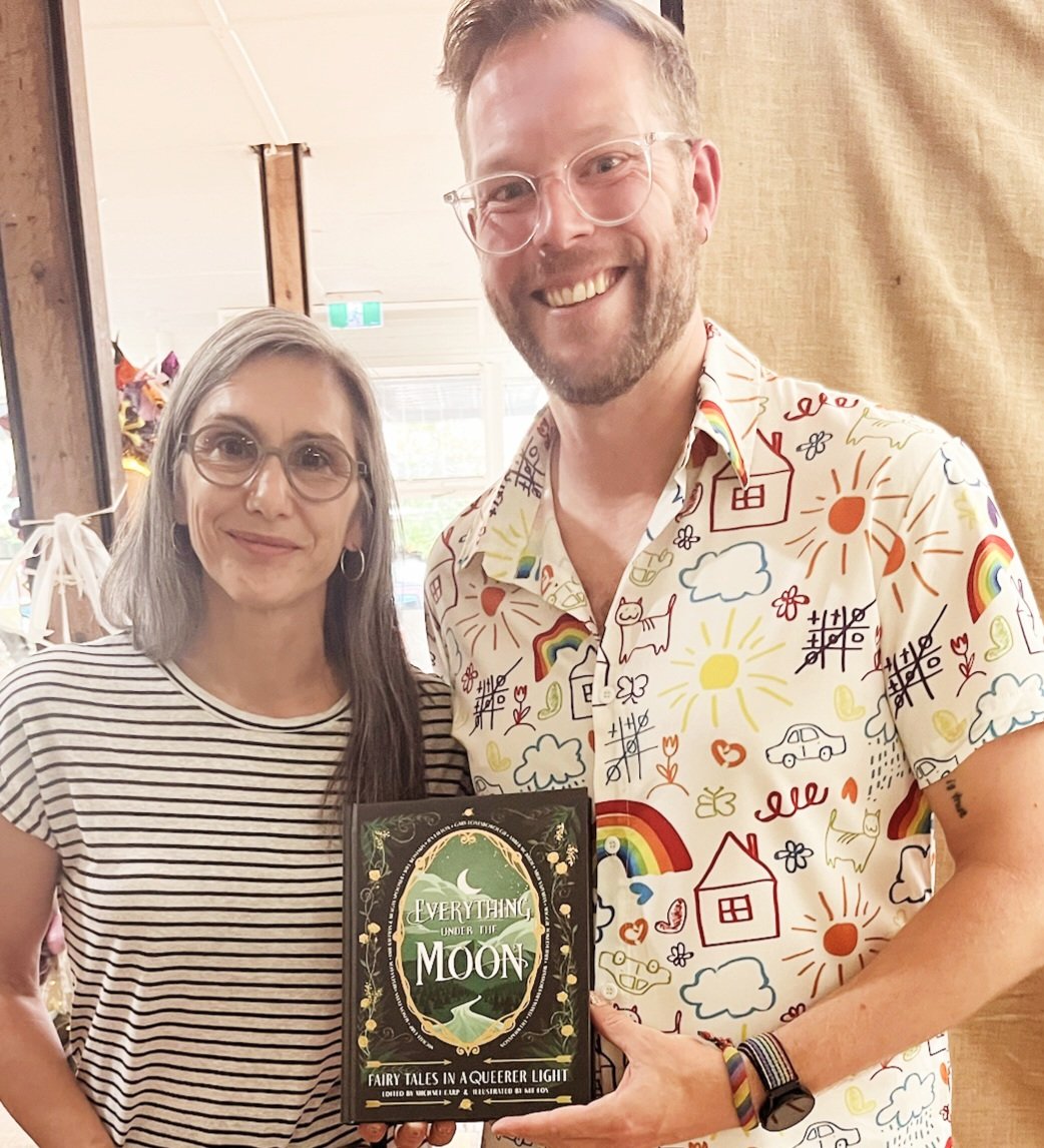 MareeLisaJones's tweet photo. Got my signed copy of Everything under the Moon from the lovely Michael Earp @littleelfman today. What a gorgeous book! https://t.co/XOpFxeIopI