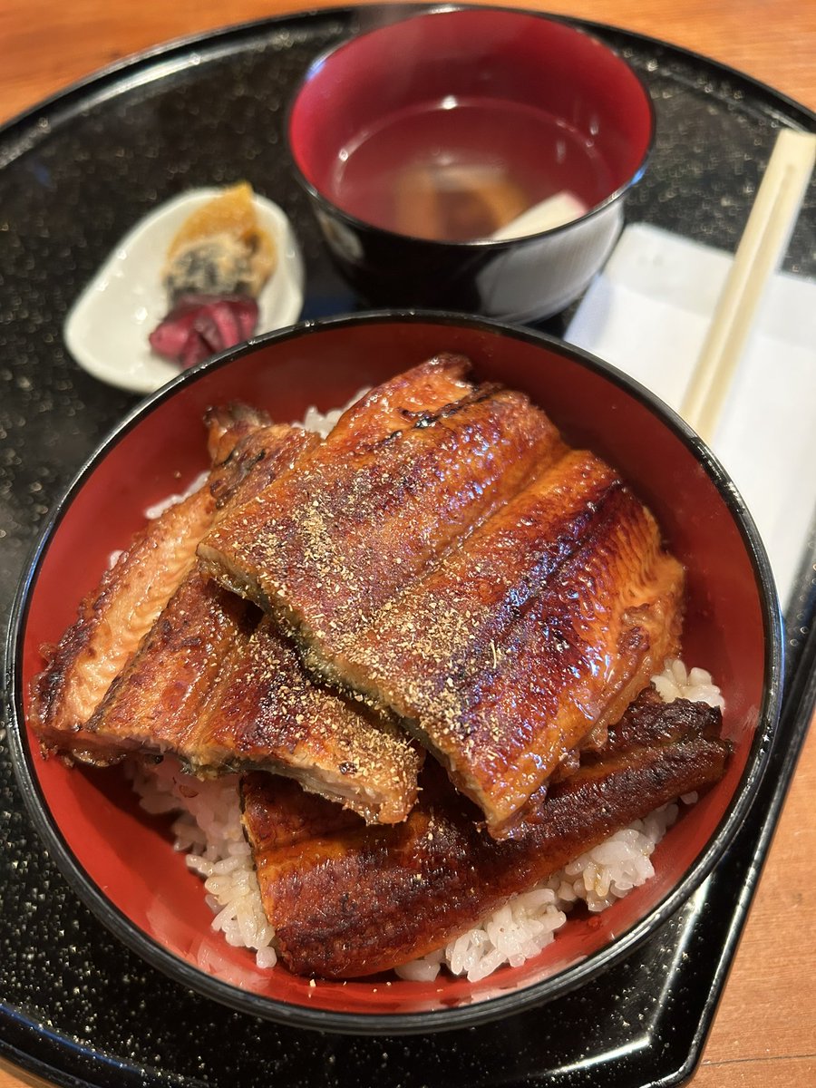 walther_007's tweet photo. これ食べて元気出していこう👍

明日もいただいちゃいます🆗
いつもありがとう。
#うな丼　#Soluna  #明日もいただきます https://t.co/2gLjbmy8Wt