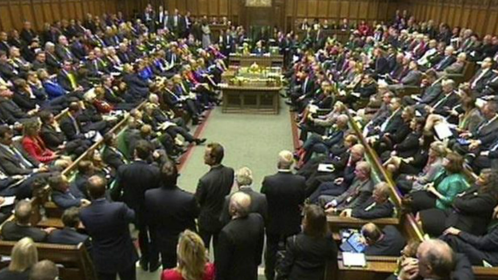 JosePatrinuri's tweet photo. 293 miembros del Parlamento británico votaron a favor de Israel en contra de detener la guerra y exigieron la continuación del exterminio de los palestinos, mientras que sólo 125 miembros pidieron que se detuviera la guerra.
En breve sacar del cajón el hashtag de #PrayForLondon https://t.co/M2hN0iUxF5