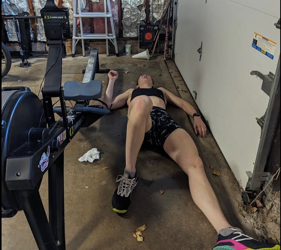 Concept2Espana's tweet image. 💥NUEVO RÉCORD DEL MUNDO💥
Elizabeth Gilmore (@eltgilmore) ha celebrado su 40 cumpleaños llevándose el Récord del Mundo de 10.000m en 40-49 años… ¡con un parcial de 1:49,8/500m! 
¡Feliz cumpleaños y enhorabuena!
#RécordDelMundo #RowErg #Concept2
#VermontC2 #Concept2España