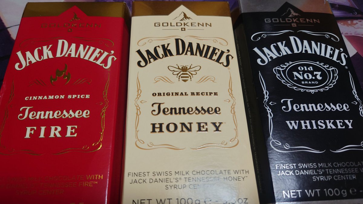 RadXIII's tweet photo. お酒ばかりではなくおつまみも。
ジャックダニエルのチョコレート！
ウイスキーで美味しいと最初に思ったのがジャックダニエルなので、チョコレートも気になった。 https://t.co/qljDNPFvfe