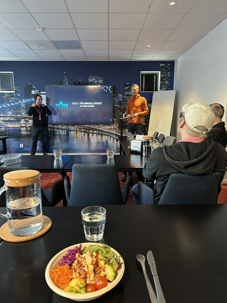 It’s time for Örebro Community Day 2023! We start of with a lunch session by Conny talking about the new updates in C#12 🍽️