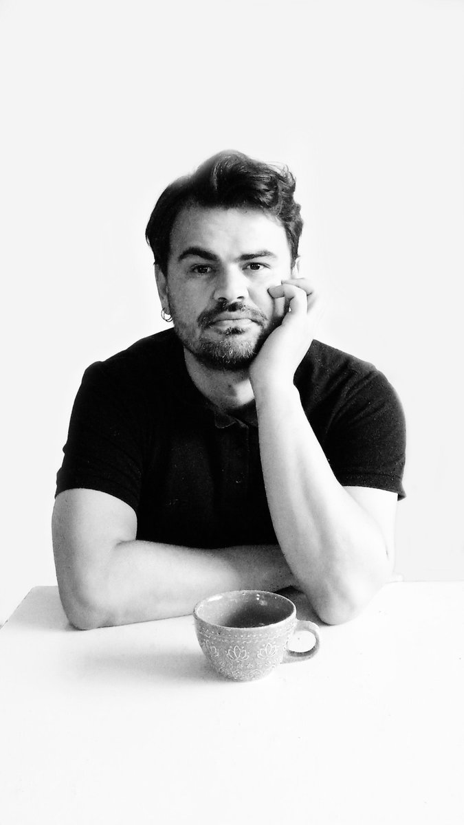 Leobrunord's tweet photo. 𝑆𝑜𝑏𝑟𝑒 𝑎 𝑚𝑒𝑠𝑎
𝑢𝑚 𝑐𝑎𝑓𝑒 𝑒 𝑜 𝑝𝑒𝑠𝑜 𝑑𝑜 𝑐𝑜𝑟𝑎çã𝑜.
_

#cafe
#coração https://t.co/6CLLX82pNC