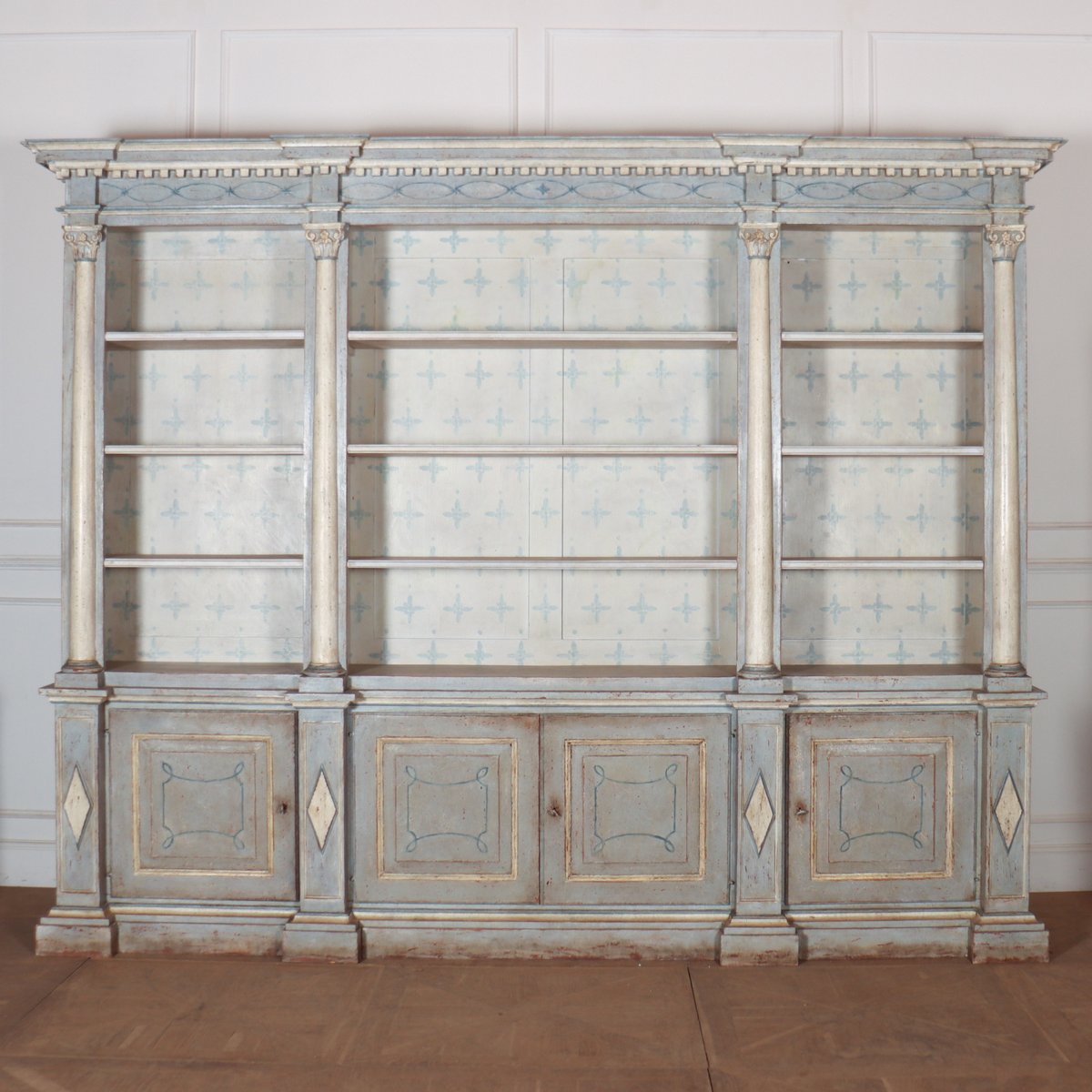 ArcadiaAntiques's tweet photo. Stunning Italian library bookcase with later paint decoration.
Price: £15,950
https://t.co/svx2Qi1zzg
#PaintedLibraryBookcase #librarybookcase #ItalianBookcases https://t.co/ntgP5ZZPgF