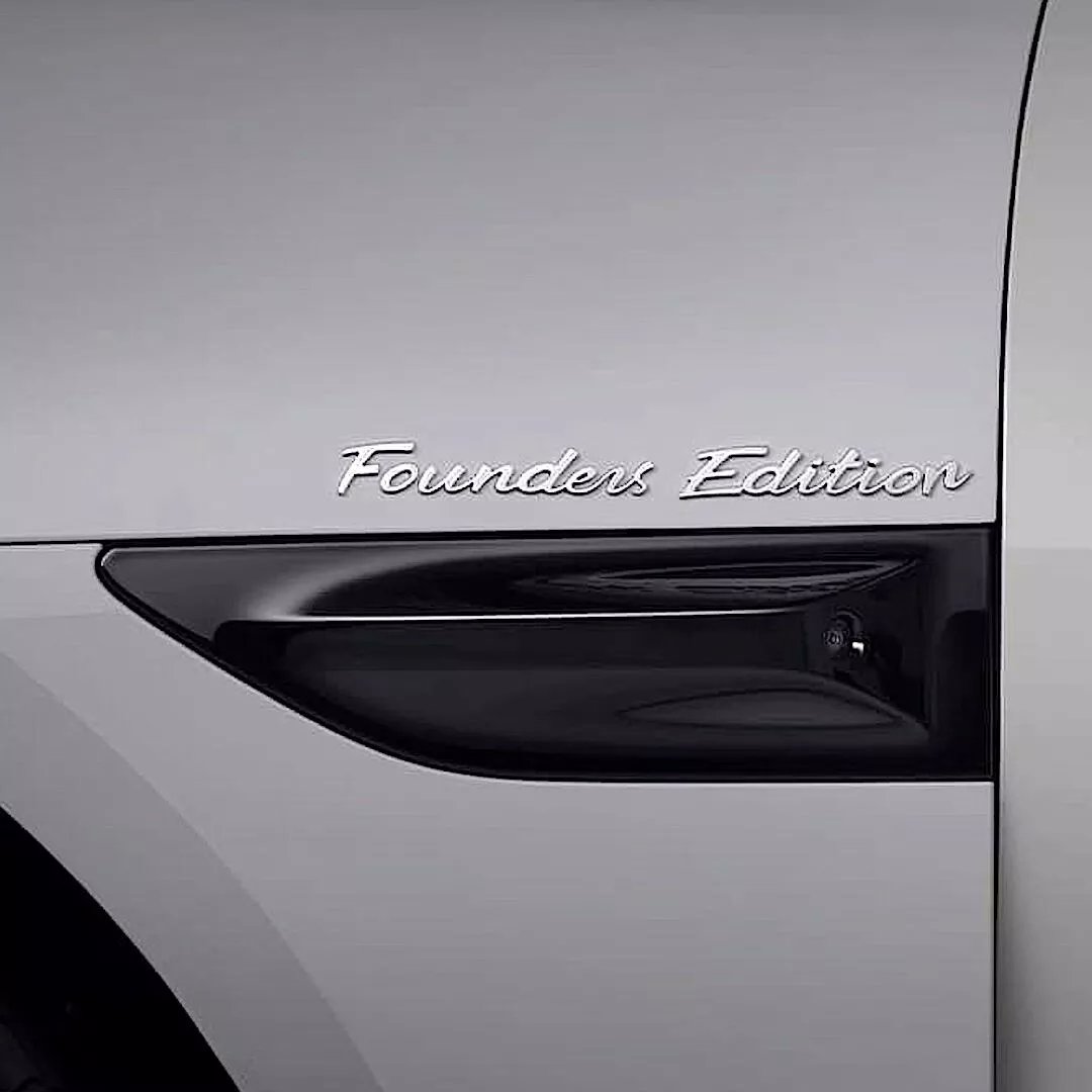 cargalli01's tweet photo. Xiaomi SU7 EV Revealed yeah Smartphone Makers Xiaomi Revealed Their First Car

(CARGALLI)

@XiaomiIndia

#ScrapCars #ServiceCars #Repaircars #Carbuy #Carsell #xiaomi #xiaomiindia #firstcar https://t.co/gG2f2ltFTo