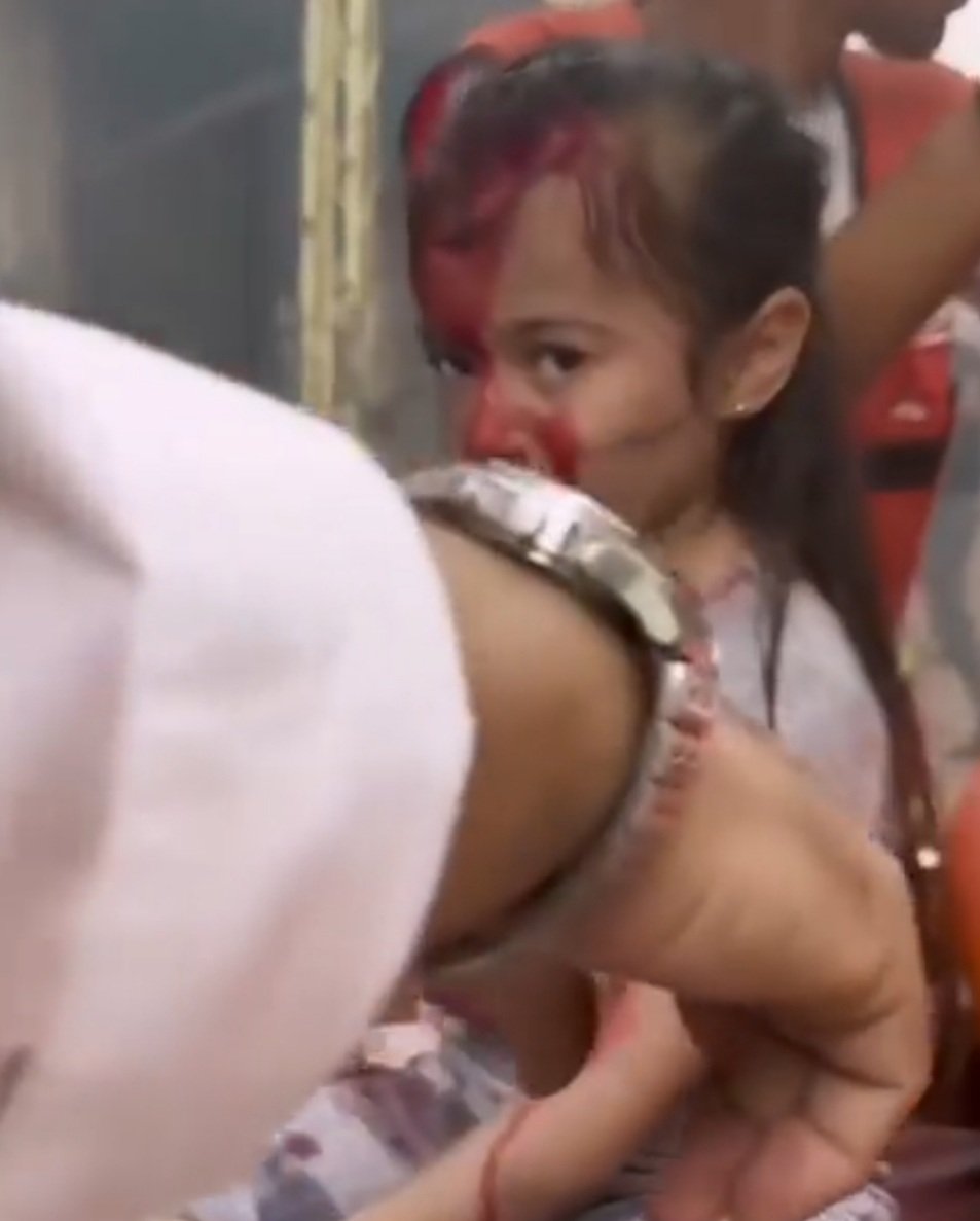 Ya se mi niña, esos pequeños ojos no muestran miedo, dicen de tu indignación; por qué nosotros?
#FreePalestine