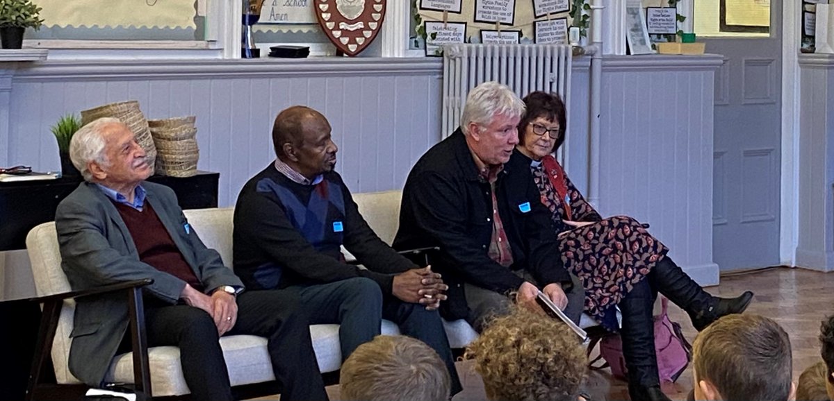 TheOnyxLink's tweet photo. Thanks @ClythaPrimary for inviting us to your Interfaith Week celebrations🕊️Our fabulous volunteer faith &amp; belief reps were amazing &amp; so respectful of each others worldviews ❤️We're tackling hate speech one assembly at a time 💪#Peace #volunteers #InterFaithWeek #schools https://t.co/0DA8AP9EZn