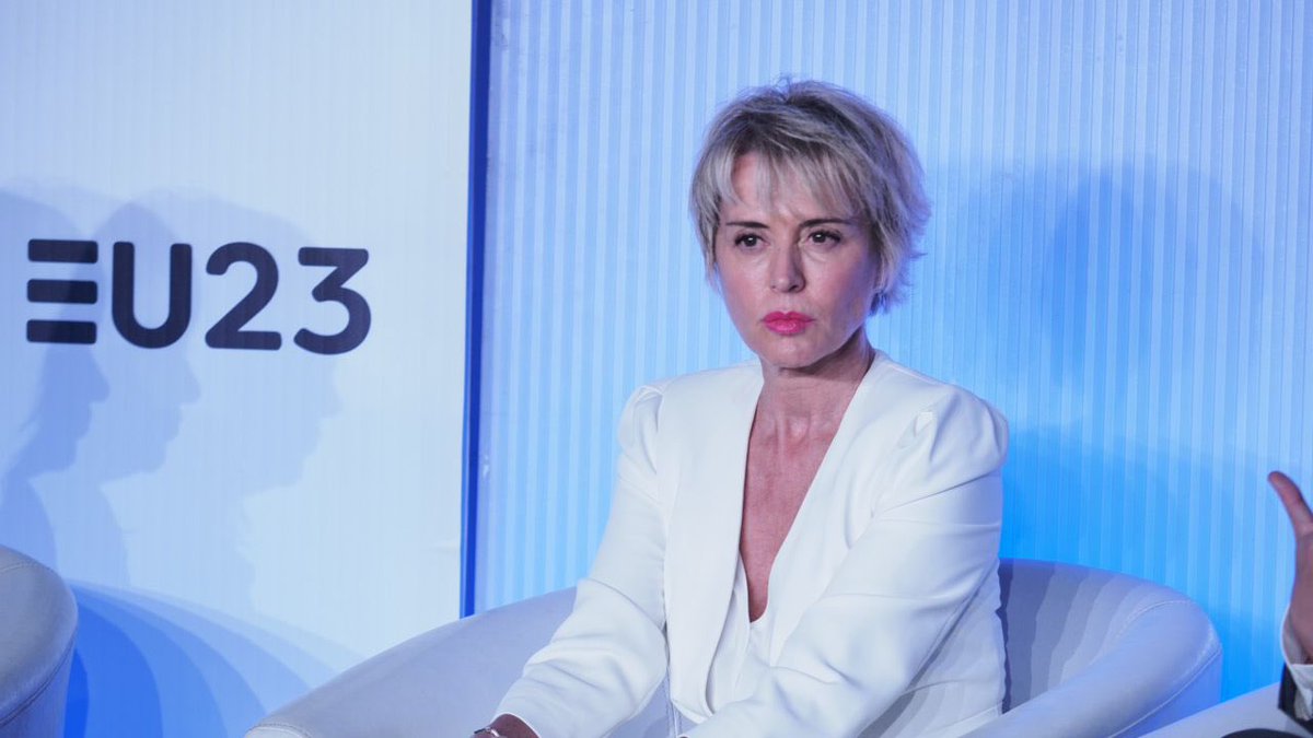 casamerica's tweet image. 🇪🇺 Tras la apertura de la @EU_Commission con @ViolaRoberto hemos pasado al panel de política sobre la Ley de IA con @carmeartigas, @brandobenifei y @IoanDragosT.

#AIAlliance #AIAllianceAssembly
🔴 En directo aquí.👉bit.ly/4thAIAlliance