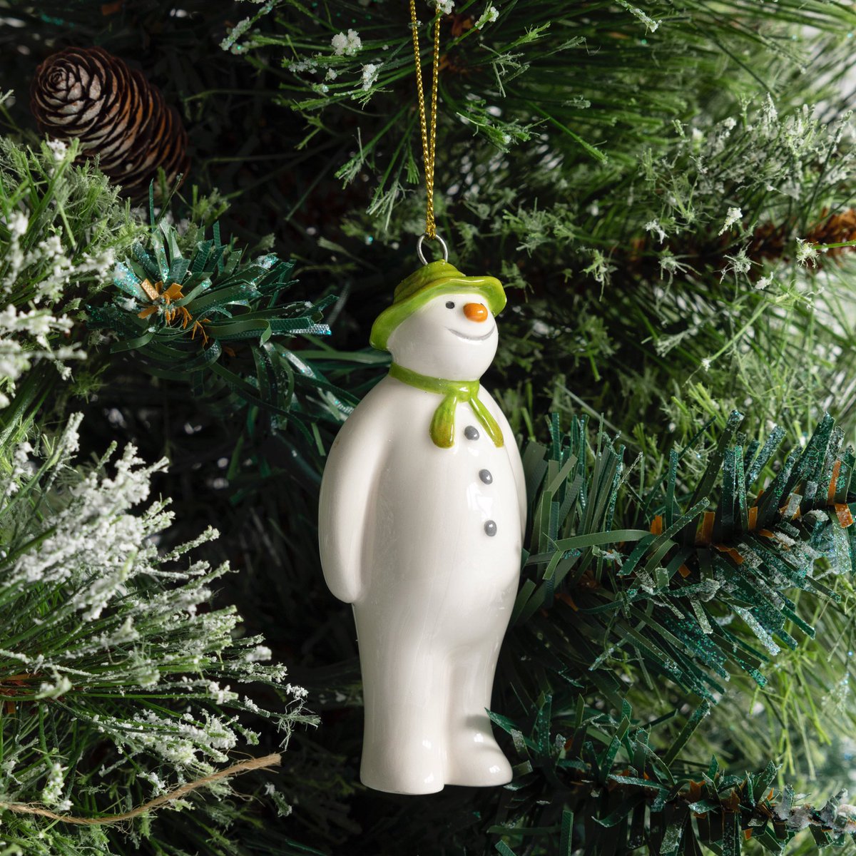 Our brand new The Snowman™ tree decorations have just landed! ⛄️🎄 

Shop now: wildinart.co.uk/shop/the-snowm…