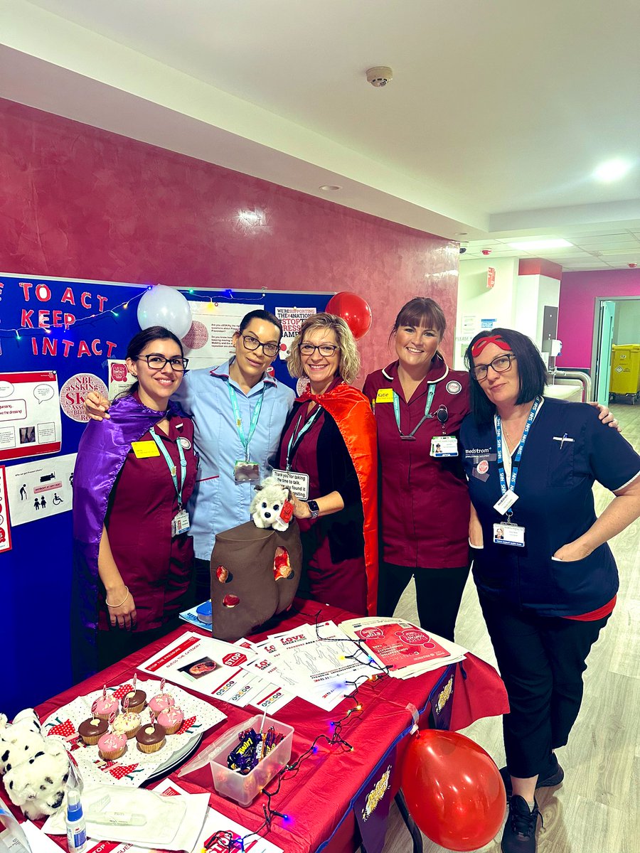 Gsep_'s tweet photo. Brilliant education stand for stop the pressure week and lots of learning tools available. Great to hear about the new purpose T tool 🤓 Thank you @NHSHarlow https://t.co/7LdtRqMMoI