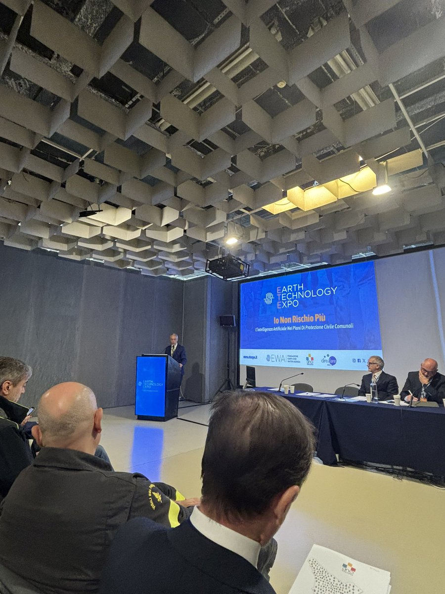 expo_technology's tweet photo. 🗣️”Le nostre torri sono un hub tecnologico e strumento importante per il monitoraggio del territorio. 
🗼Sono sempre più vicine ai territori e alleate delle comunità” 
@supermik14 @INWIT_Official https://t.co/1enUts8TMm