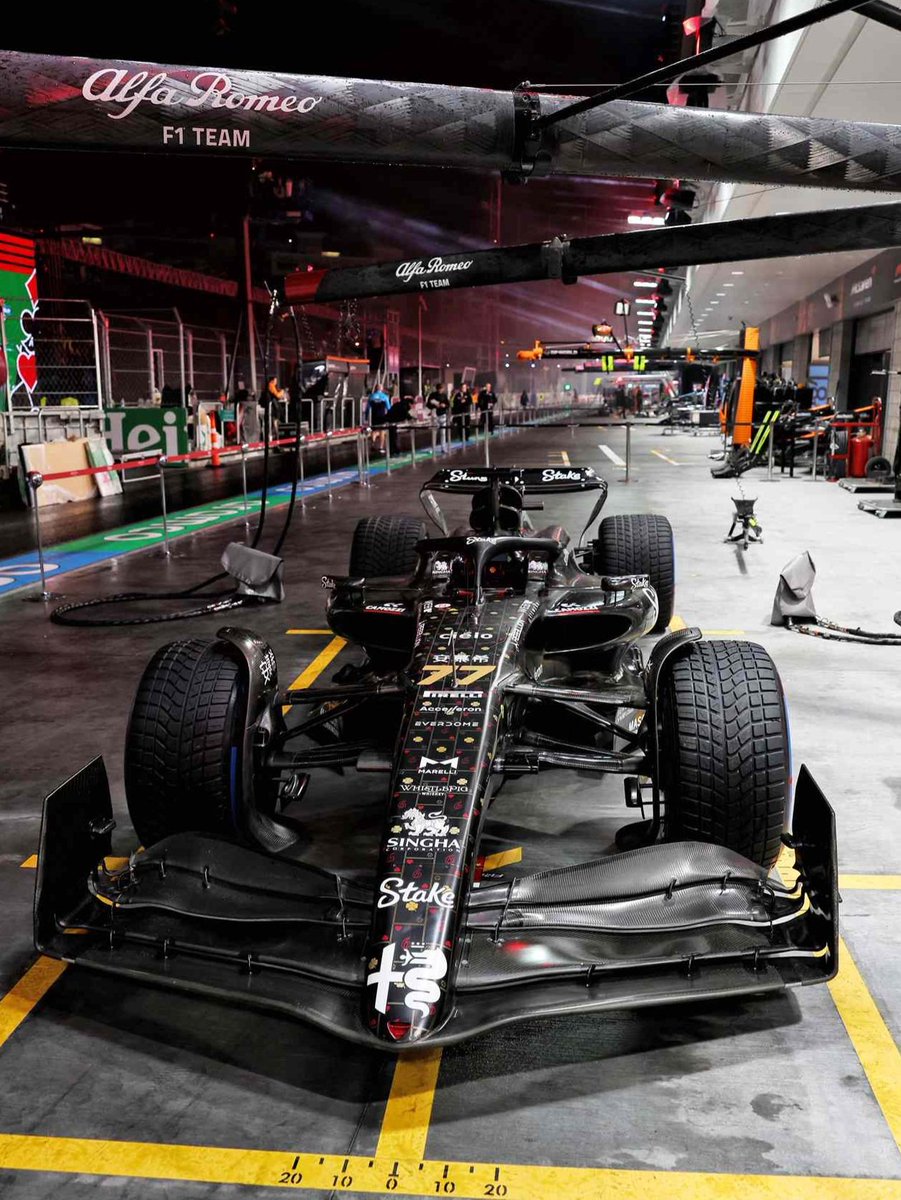 alex_kazos's tweet photo. Alfa Romeo won the livery game for the Las Vegas GP! 🔥
#LasVegasGP #AlfonsoLeon #AlfaRomeoF1 #F1 #F12023 #F1Liveries #WheelTalk https://t.co/XQZzJ6F3Dc