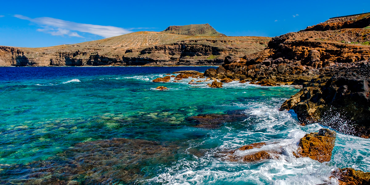 Are you looking to get away from the stress and relax under the sun? ☀️▶️ Then #GranCanaria is the perfect destination for you! 

Here are #LasSalinas in #Agaete, a sunny paradise all year round... 💛😊

👉 bit.ly/3PFJuWg

#VisitSpain #SpainCoast @canaryislandsEN