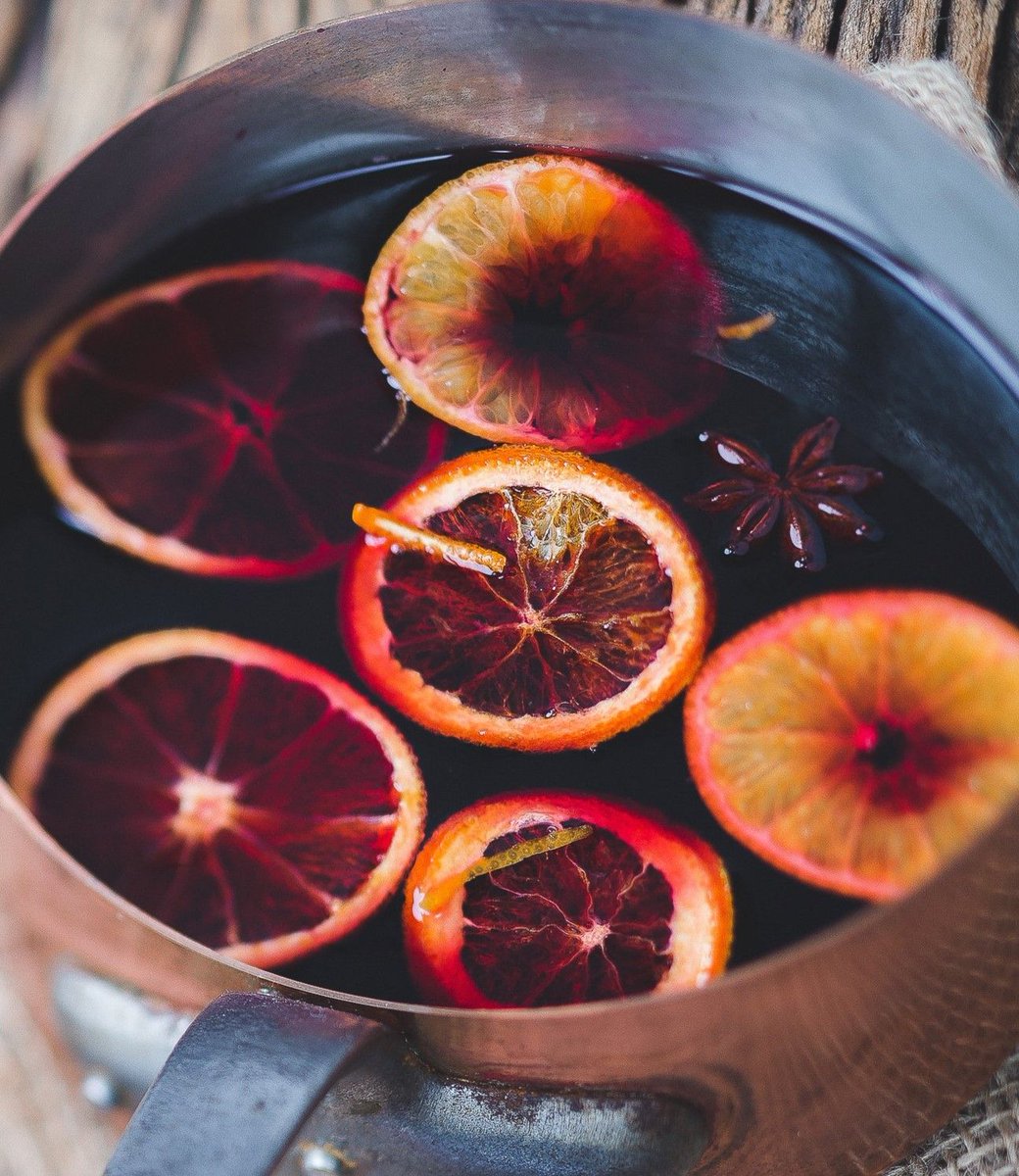 MamboMobileBars's tweet image. Our favourite winter warmer ? Mulled wine. And you can come and drink it with us at the Nordic Bar In Derby's Market Place from December 2nd. 

buff.ly/3rUsDFP 

#derbylive #whatsoninderby #nordicbar #mambomobilebars #mulledwine #christmas #christmasinderby