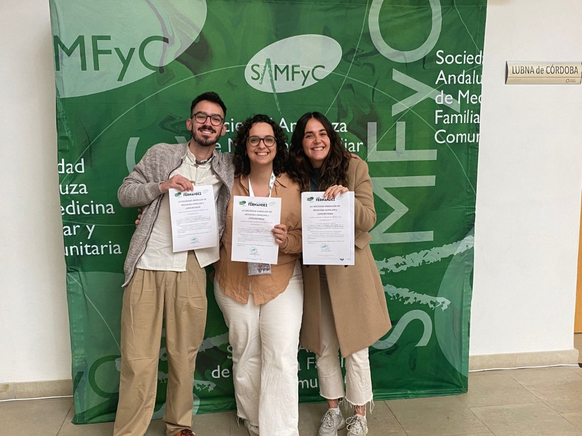 👏👩‍⚕️ <a href="/SAMFyC/">SAMFyC</a> ha otorgado a Óscar Cobos Cano, Livia Tena Caballero y Ana Fons Díaz, médicas internas residentes del centro de salud de La Carlota, una beca Isabel Fernández por su proyecto de investigación “Mapeando La Carlota Urbana”.