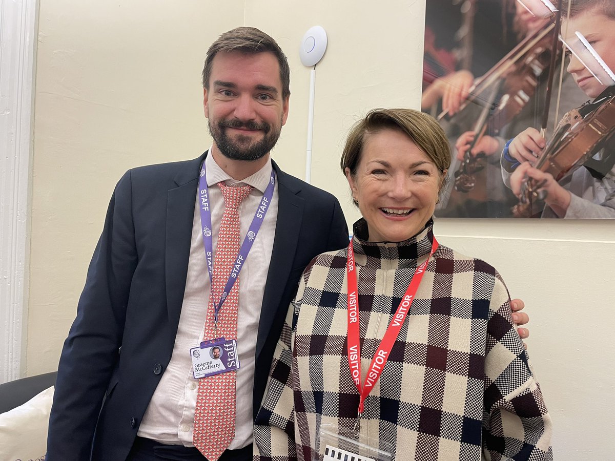 Thank you to Rosemead Prep for inviting me to their busy, vibrant and happy school to present an assembly this morning on the theme of kindness. They were very kind and welcoming to me 🙏.

<a href="/RosemeadPrep/">Rosemead Prep School & Nursery</a> <a href="/lpsclapham/">London Park School Clapham</a>