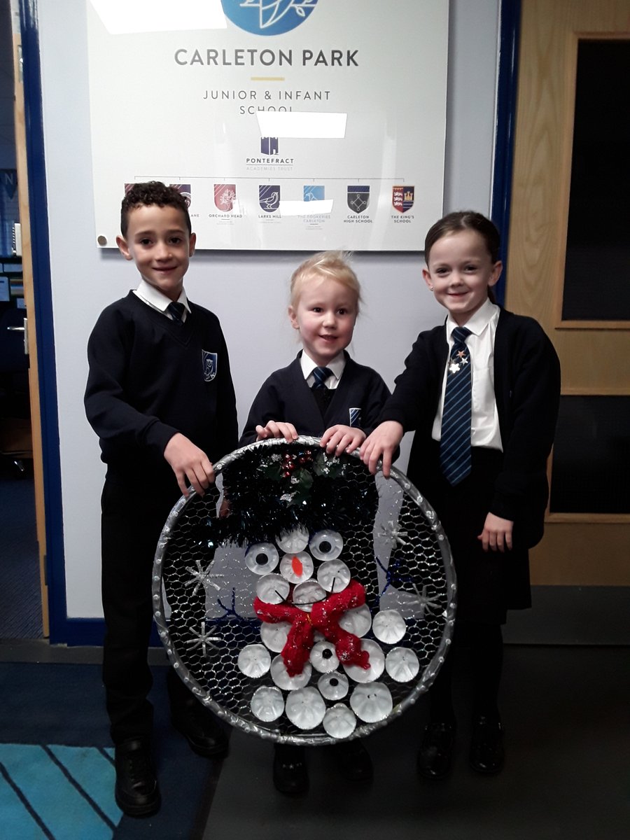 Meet Max the snowman, our Christmas bauble made from recycled bottles. He will be proudly displayed in town as part of the Christmas decorations. Thankyou to Mrs Reid for helping to create him. @PontefractCivic #itsbeginingtolookalotlikechristmas 🎄🎄🎄