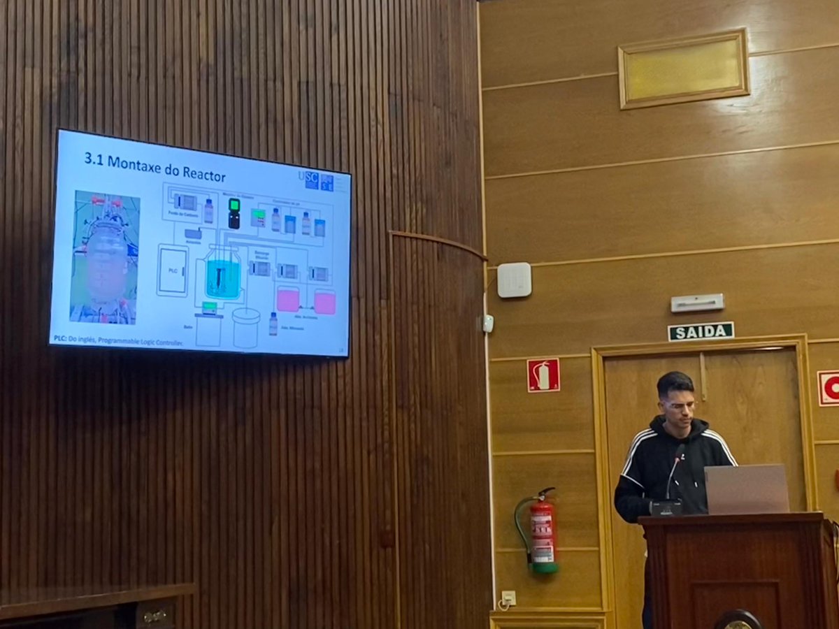 Os investigadores Brais Vázquez e José Ramón Lorenzo están a participar estes días na III Xuntanza de Investigadores/as Novos/as no Ámbito da Química na Fac. Química <a href="/XINQ_usc/">Xinq</a> presentando resultados do proxecto #ECOPOLYVER (biogroup.usc.es/ecopolyver) <a href="/EnxQuim_USC/">Enxeñaría Química</a> <a href="/cretus_usc/">CRETUS</a>