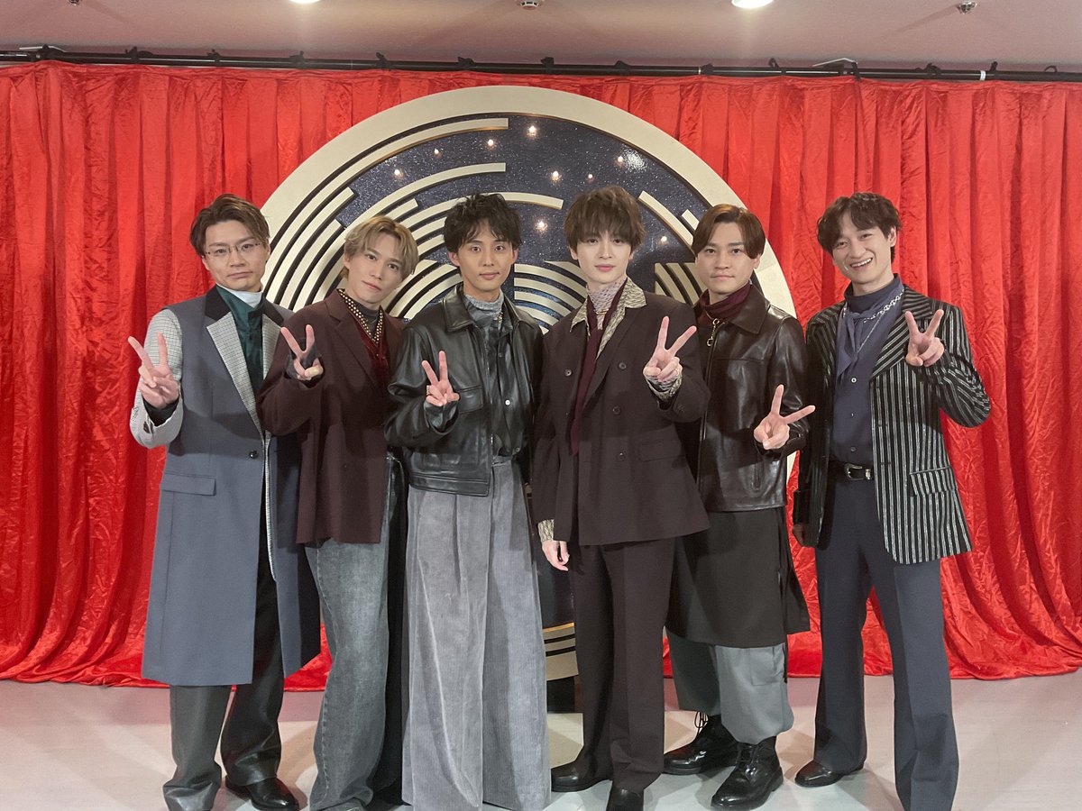besthitskayosai's tweet photo. Kis-My-Ft2 さん
素敵なステージを
ありがとうございました😊
╰━ｖ━━━━━━━╯
　📡📺🎶

感想は
#ベストヒット歌謡祭 で🙏

生放送📡まだまだ続きます😍

#KisMyFt2 https://t.co/wDPzRTY95x