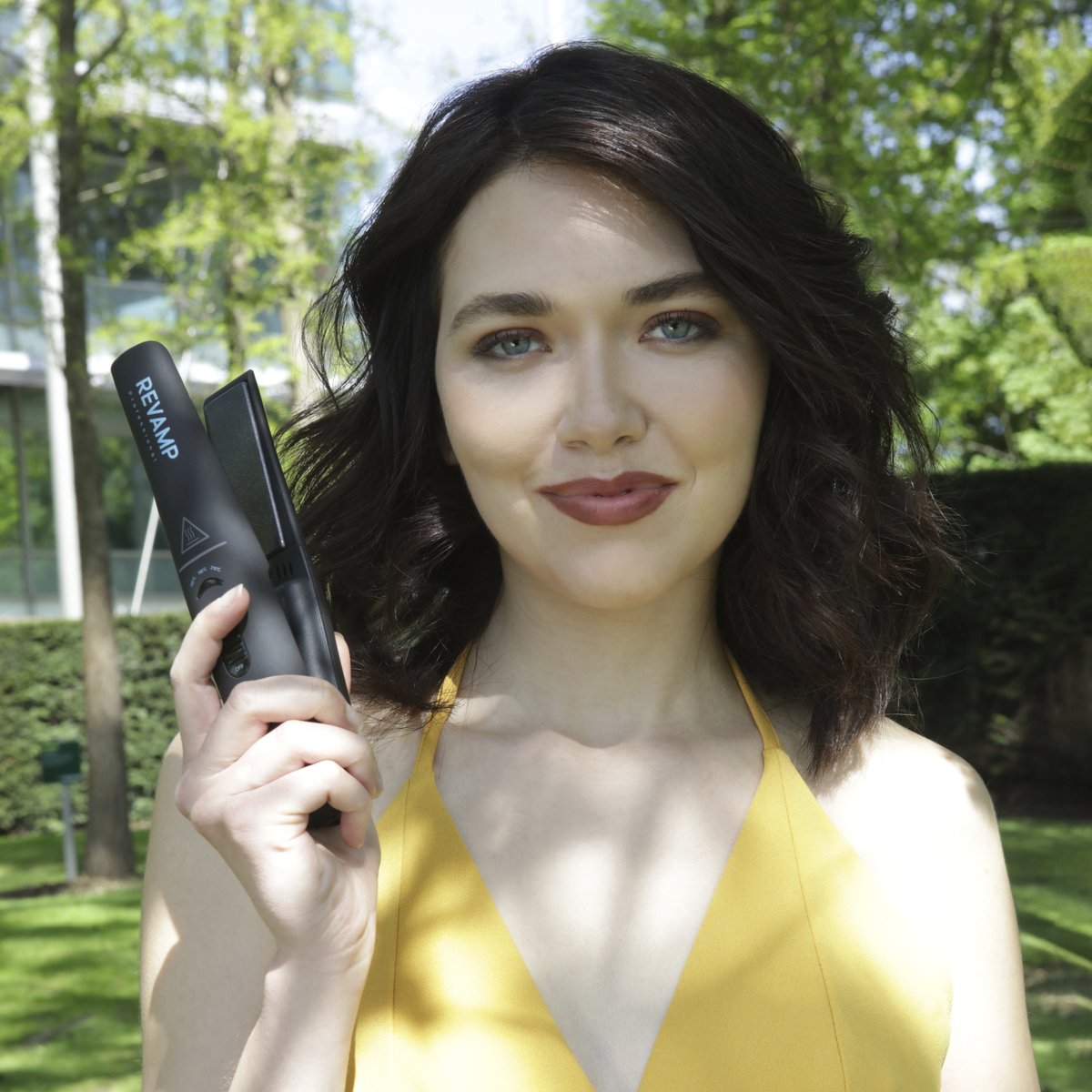 Styling your hair whilst on the move is easy, with our Progloss Liberate Cordless Compact Hair Straightener ✨
 
 Featuring an ‘on the go’ travel lock, heat-resistant pouch and compact design, this hair straightener is the perfect travel companion. ✈️🚆🏕️

#revampyourlook