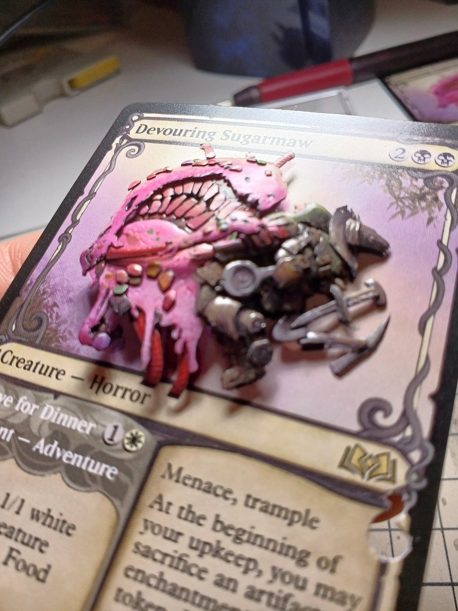 ちょっと伸びてるので mtgのシャドーボックスは普段こんな感じです