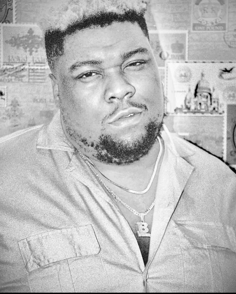 NigerianBarz's tweet image. This is a BEATS BY JAY appreciation tweet.