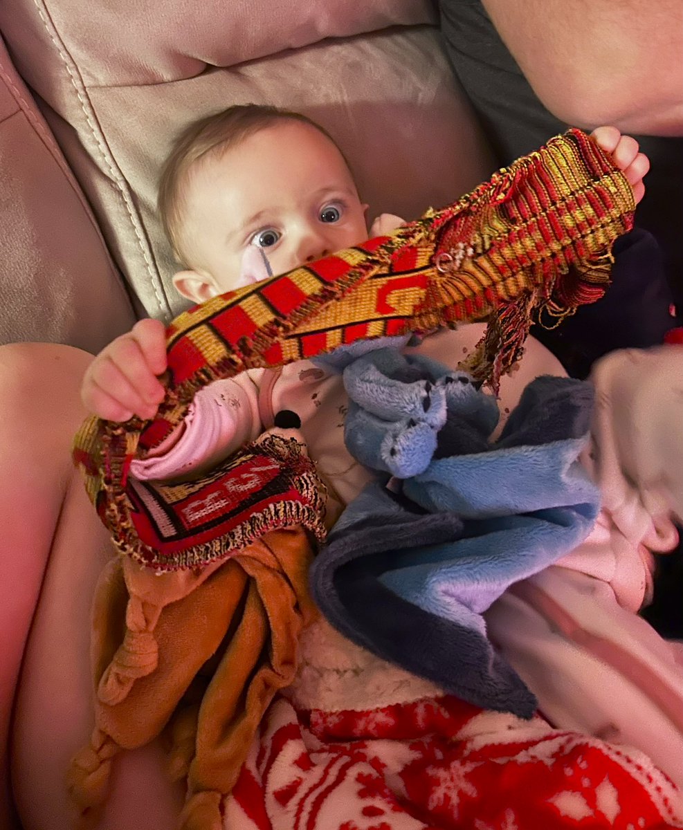 6 mois, supportrice du <a href="/RCLens/">Racing Club de Lens</a> 😅 #RCLens