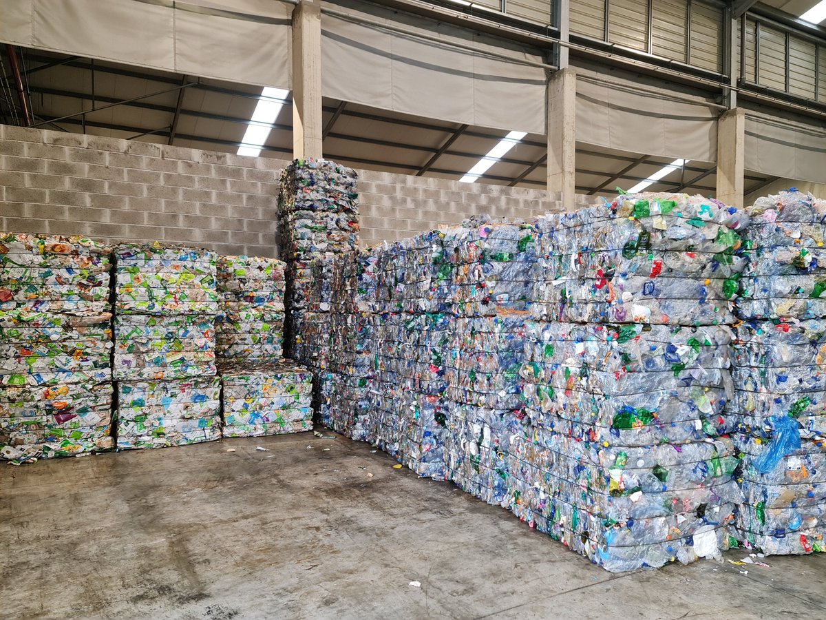hoop_eu's tweet photo. ♻️🌟Last month, our partners RdA Climate Solutions and @baxcompany visited LIPOR, the Intermunicipal Waste Management Service of Greater Porto, to contribute to assessing and improving the maturity and bankability of #UrbanCircularBioeconomy projects.

#Porto #LIPOR https://t.co/gTuIoPvbKz