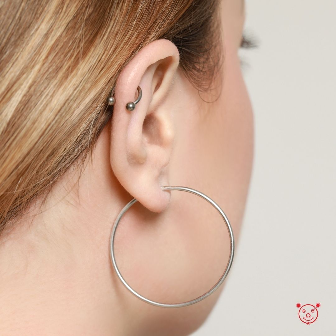 piercebody's tweet image. Discover the hottest trends in piercing fashion - from chic ear constellations to sleek nose studs. Our diverse jewellery collection lets you express. 
❤️ 
buff.ly/3K7EcNP
.
.
#Piercingtrends #Uniquejewellery #Customizedpiercings #Statementpieces #Diversepiercings