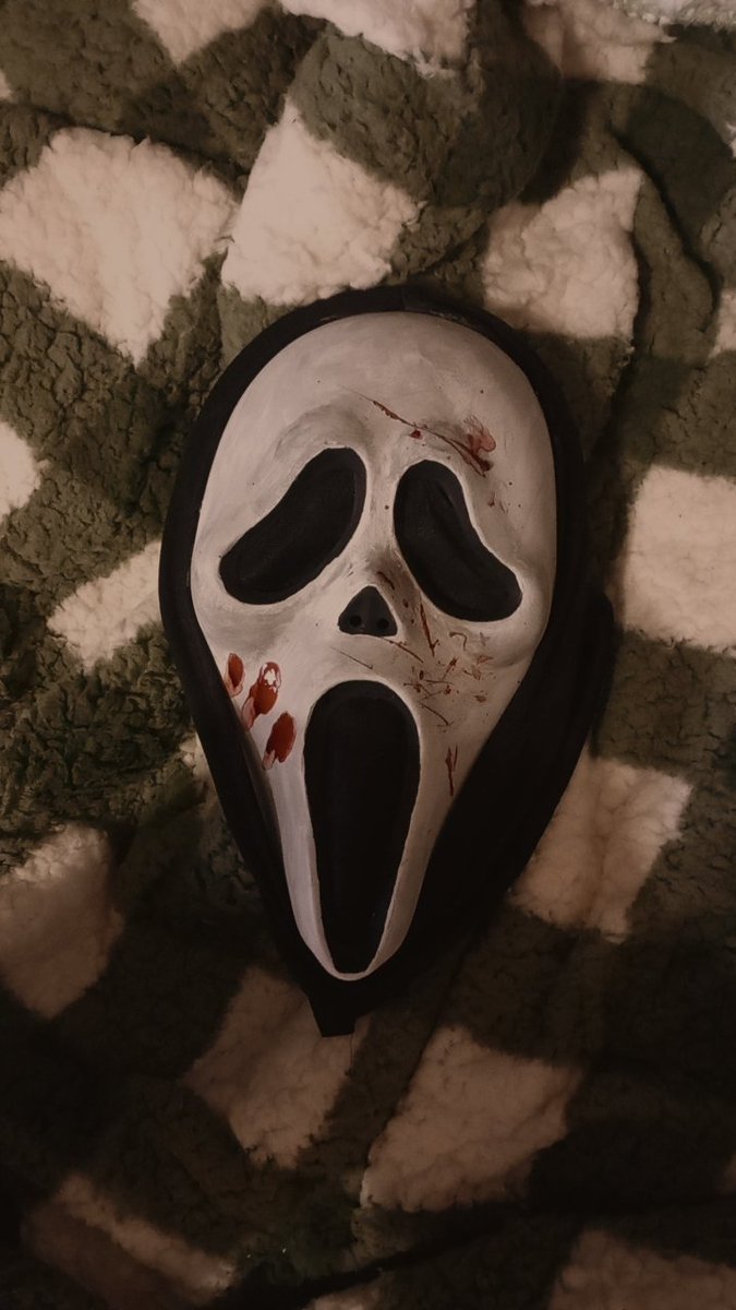 idesrac's tweet photo. ❗️na sprzedaż❗️
Wystawiłam na sprzedaż maske którą pomalowałam aby wyglądała jak maska z filmu krzyk. Potrzebuję pieniędzy dlatego proszę o RT!! https://t.co/aZvDzY5Wcd https://t.co/pLTXFyFspL