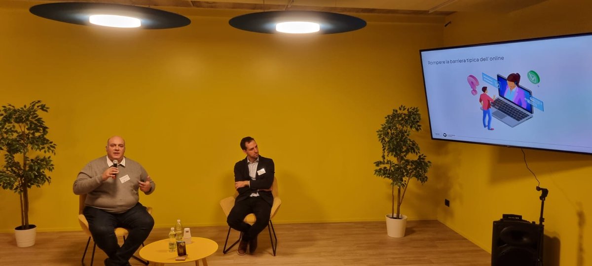 Oct8nechat's tweet image. Federico Suberbordes, il nostro country manager per l&apos;italia, all&apos;evento #EcommerceStrategies2023 di WMR Group ha spiegato il potenziale del #visualselling che offre la chat di Oct8ne