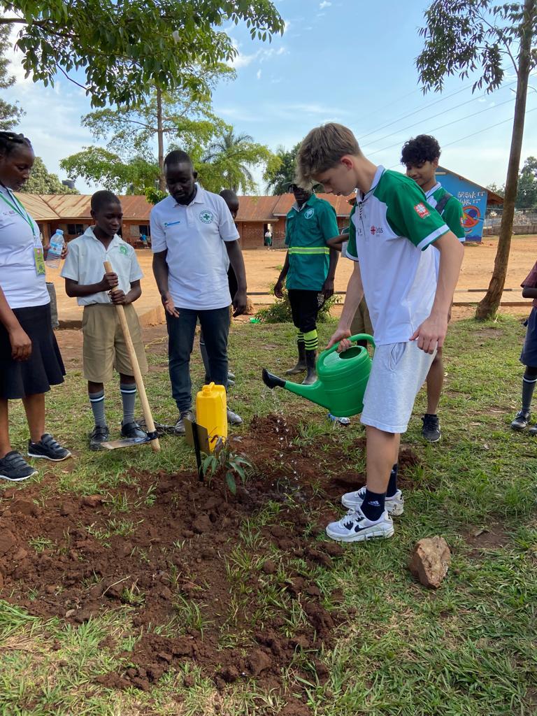 kengorop12's tweet photo. Did you know that the well-being of the environment is intricately connected to your wellbeing .Plant a tree for a greener future @lugya_ivan @zakialucky11 @misstourismUga @nemaug @NamulwanaHildaV @ampeire_pauline @MarinaAmpurire @MISSTOURISM2022 @NFAUG @pillar_mbabazi https://t.co/8Cfz3c8rNU
