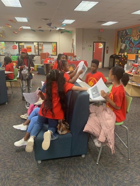 ⁦@APSPeytonForest⁩ students prep for Jacqueline Woodson Show Way Readers Theatre w/ SWHS Alumni Assn. AAA Readers Lit Initiative. 🐺 nation Howlin’ ‘bout Reading 📚 🔥 #globalreadaloud ⁦⁦@apsupdates⁩