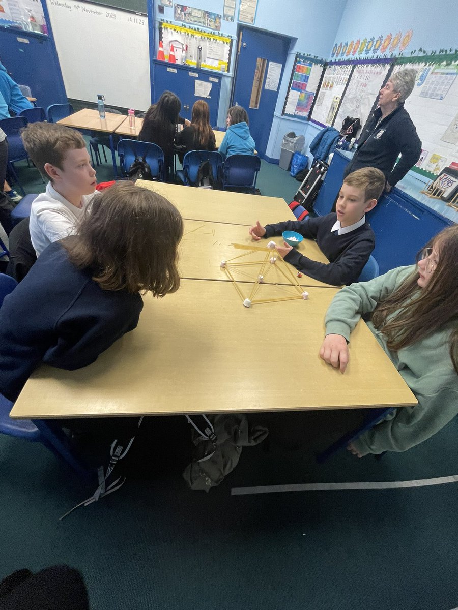 MissRankinLVPS's tweet photo. Forth Valley College Famous 4 visit yesterday- lots of engineering questions during this activity. The children had to built the tallest and strongest structure. #larbertSTEM @MissRobSTEM https://t.co/4uybLfKkIm