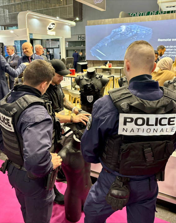 We welcome the discussions with end users and the opportunity to demonstrate our new RDD technology for vests and carriers. 

The best time yesterday for taking on and releasing the carrier was less than 5 seconds - who will beat it today?

#milipol2023