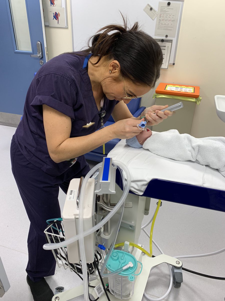 Ad hoc skills practice with my fabulous trainee ANNP and NNETS colleagues <a href="/NorNetUK/">NNN</a> this morning 👏🏾👏🏾👏🏾 how do you maintain intubation skills across your team? #neotwitter #neosim