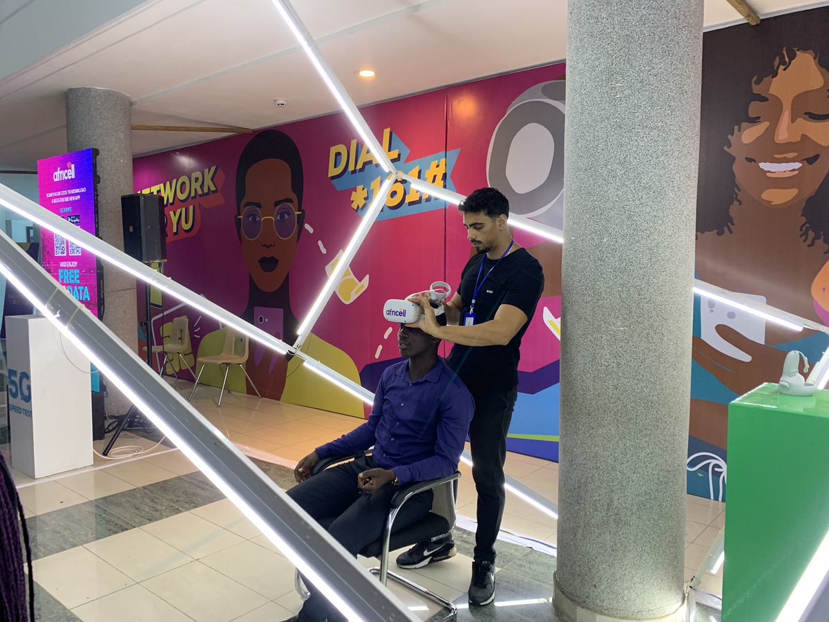 AfricellSalone's tweet photo. Final Day at the National Youth Employment and Entrepreneurship Fair 🎉.

Our Gen Z space is still going strong with lot of interactive sessions, virtual reality and gaming experiences, and networking opportunities 🌟.

#Nyeef23 #AfricellSL #DiNetwork4U #SaloneTwitter #SaloneX https://t.co/nSKNxYcYlQ
