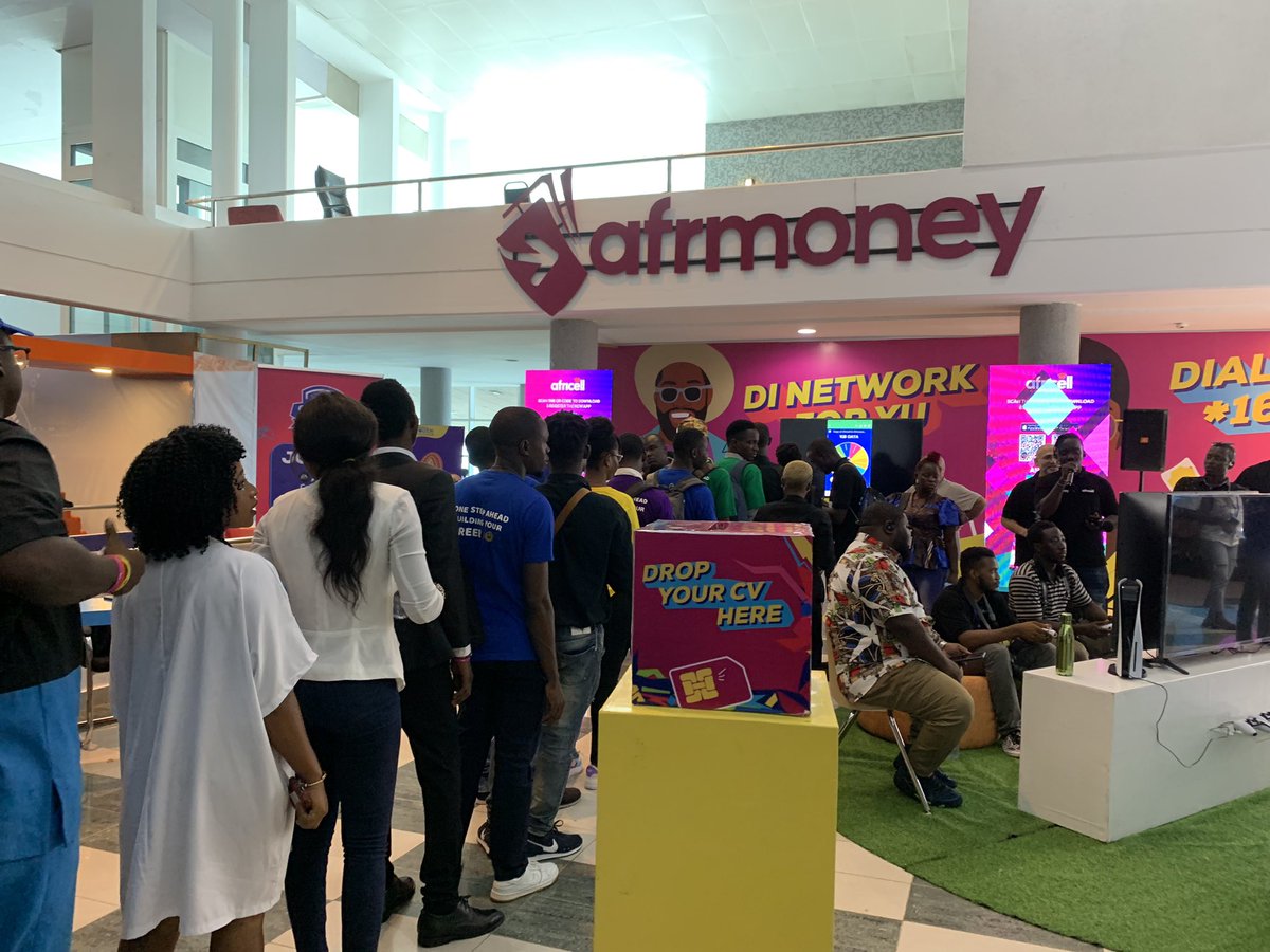 AfricellSalone's tweet photo. Final Day at the National Youth Employment and Entrepreneurship Fair 🎉.

Our Gen Z space is still going strong with lot of interactive sessions, virtual reality and gaming experiences, and networking opportunities 🌟.

#Nyeef23 #AfricellSL #DiNetwork4U #SaloneTwitter #SaloneX https://t.co/nSKNxYcYlQ