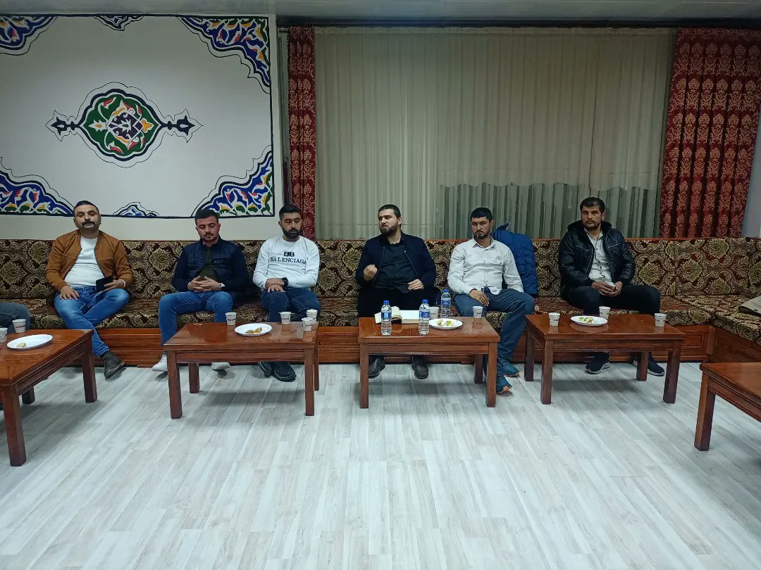 Velhasıl programımızın bu haftaki konuğu Yukarı Akın Köyü İmam Hatibi İbrahim Okur ve Akarköy İmam Hatibi Ali Kırış idi. İbrahim hocamızın yerli malının önemi ve boykot konulu sohbetinden istifade ettik, Ali hocamızın ezgilerini dinledik. Kendilerine teşekkür ederiz.